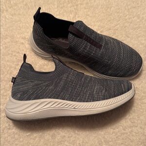 Tommy Bahama marled gray stretch knit top memory foam slip on sneakers. Size 7.
